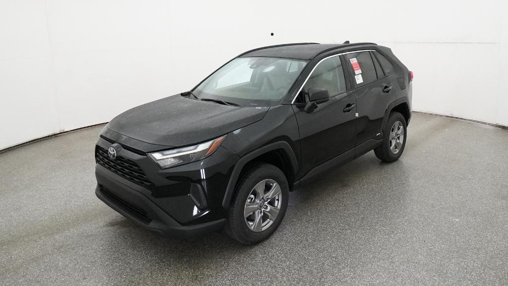 2025 Toyota RAV4 LE's photo