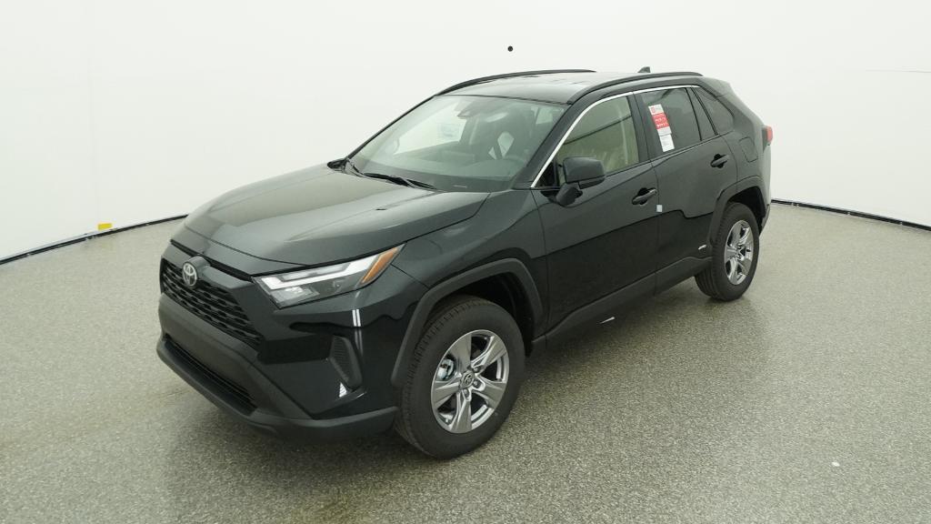 2025 Toyota RAV4 LE's photo