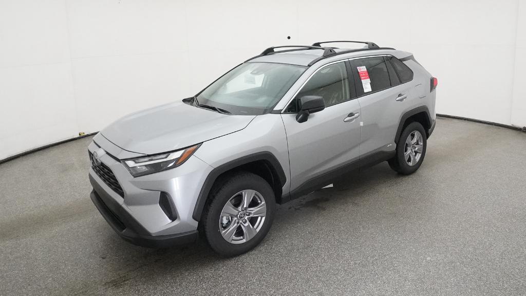 2025 Toyota RAV4 LE photo 4