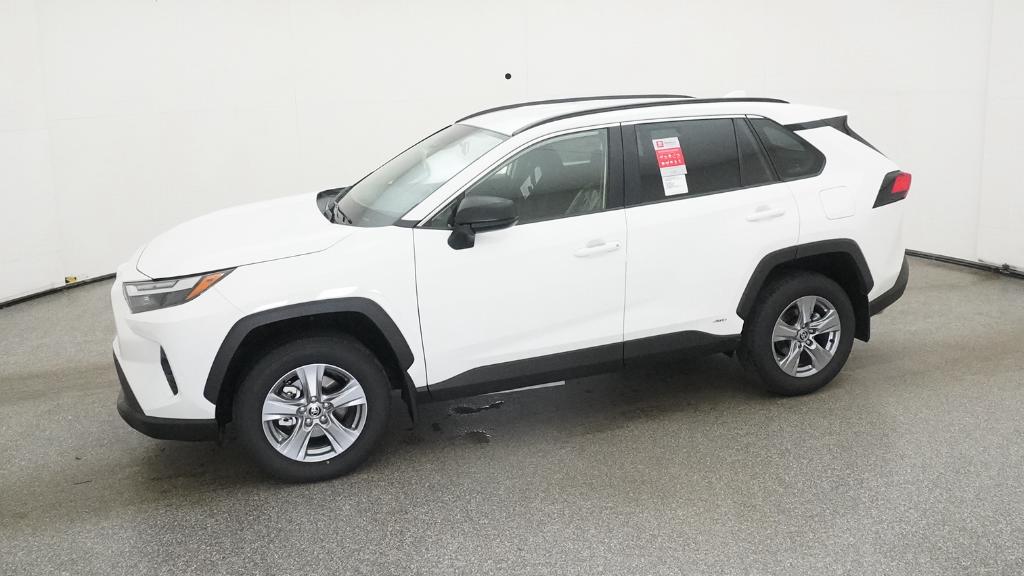 2025 Toyota RAV4 Hybrid LE photo 4