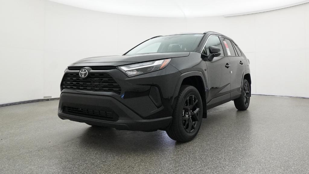 2025 Toyota RAV4 XLE photo 3