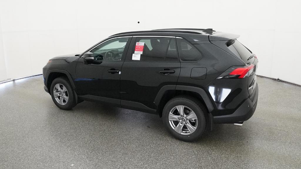 2025 Toyota RAV4 XLE photo 11