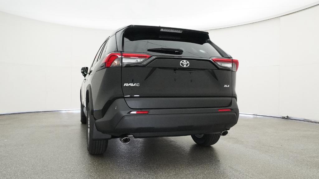 2025 Toyota RAV4 XLE photo 15