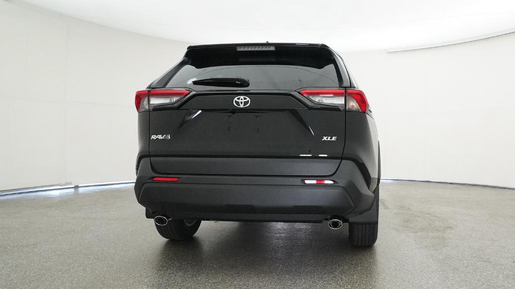 2025 Toyota RAV4 XLE photo 17
