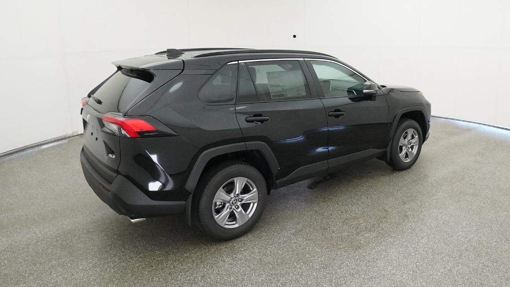 2025 Toyota RAV4 XLE photo 22