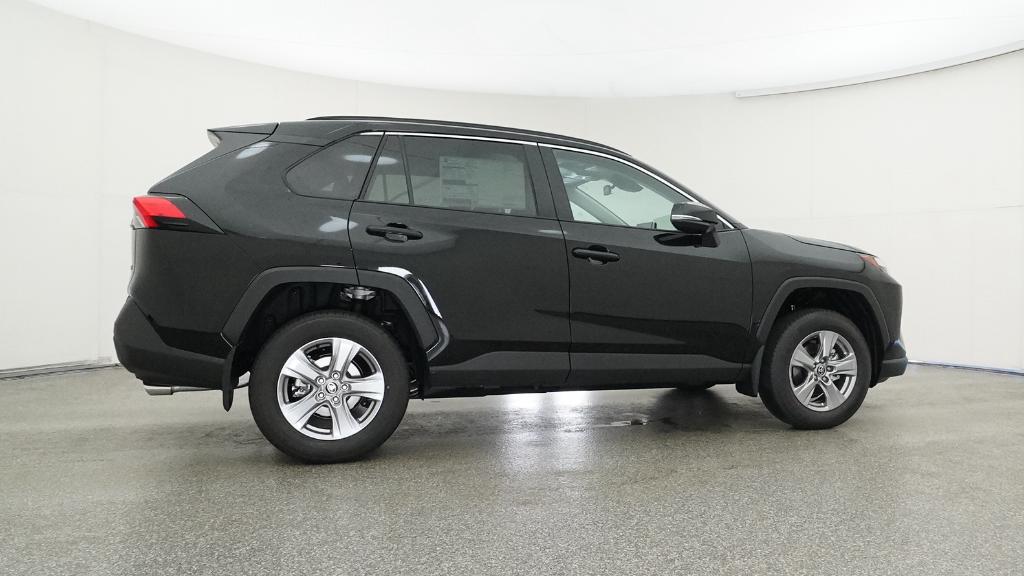 2025 Toyota RAV4 XLE photo 23
