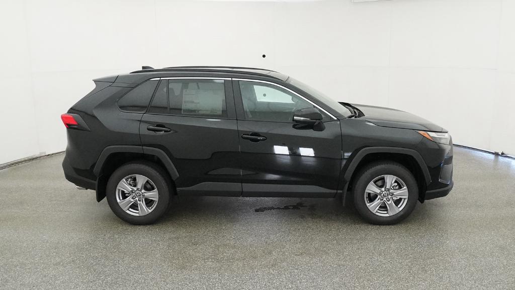 2025 Toyota RAV4 XLE photo 25