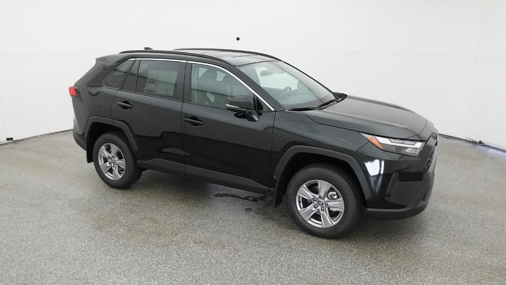 2025 Toyota RAV4 XLE photo 27