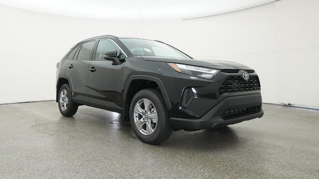 2025 Toyota RAV4 XLE photo 30
