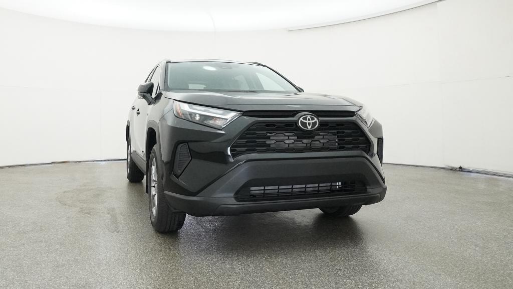 2025 Toyota RAV4 XLE photo 31