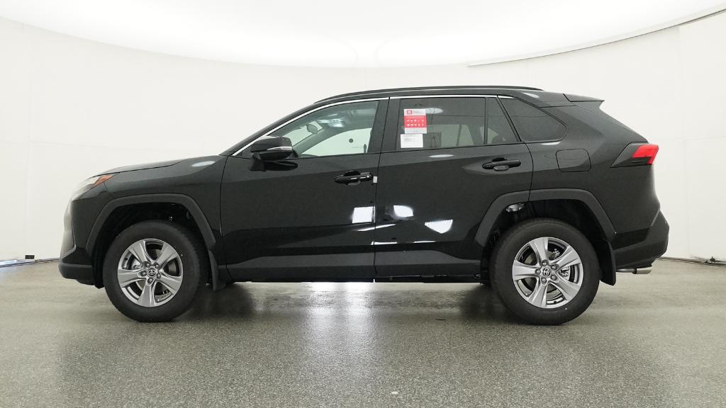 2025 Toyota RAV4 XLE photo 10