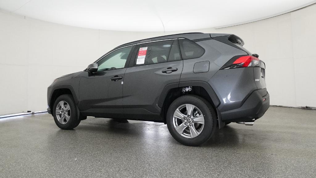 2025 Toyota RAV4 XLE photo 8