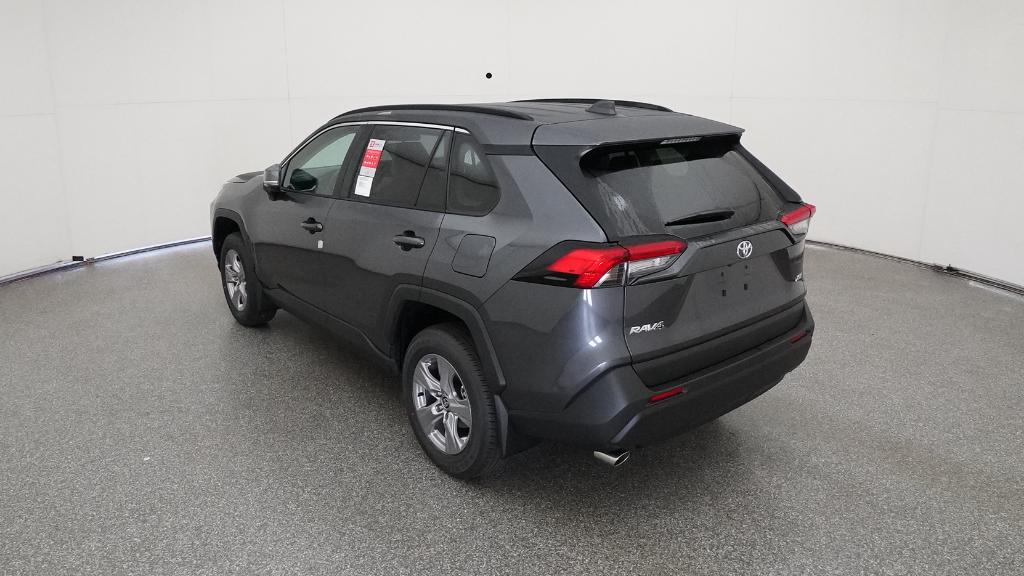 2025 Toyota RAV4 XLE photo 9
