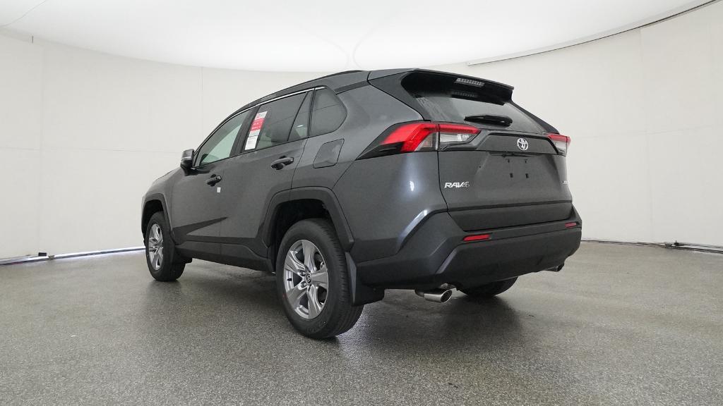 2025 Toyota RAV4 XLE photo 10