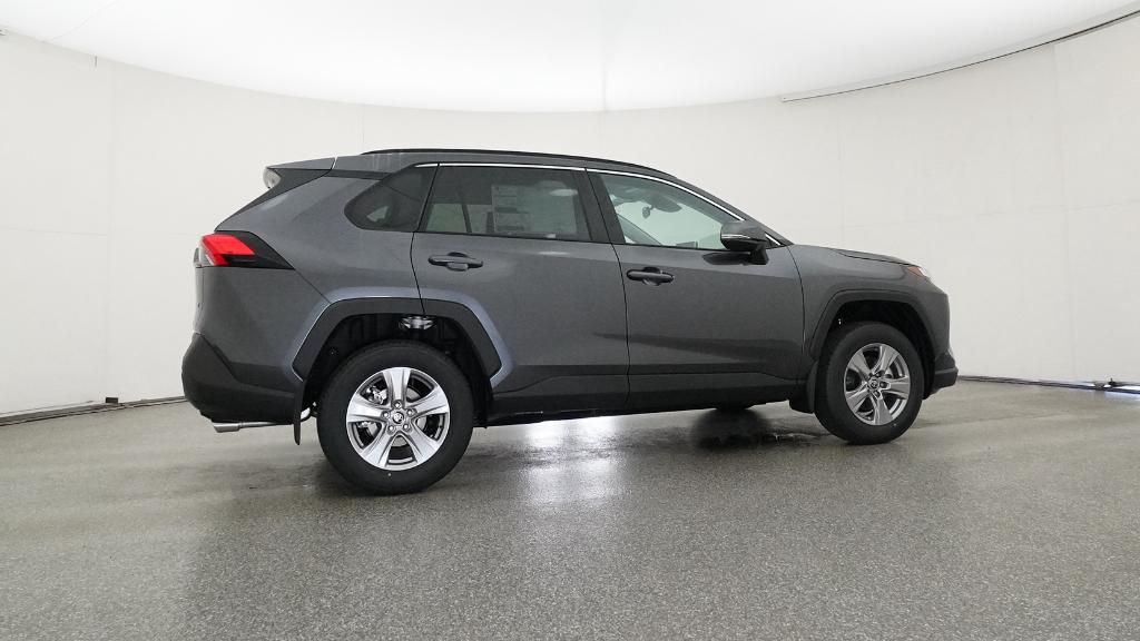 2025 Toyota RAV4 XLE photo 19