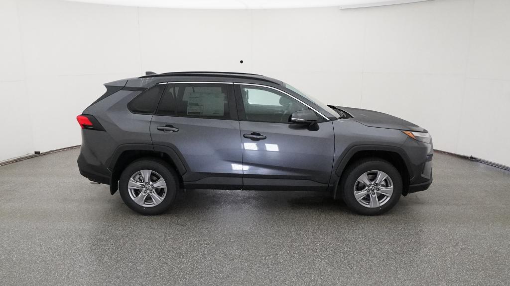 2025 Toyota RAV4 XLE photo 21