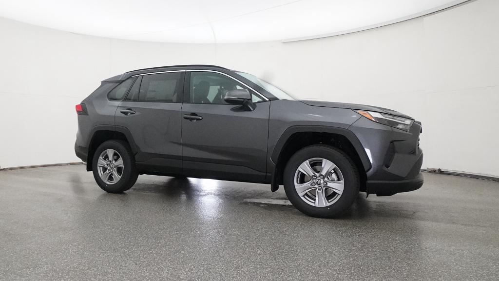 2025 Toyota RAV4 XLE photo 24