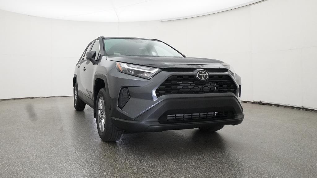 2025 Toyota RAV4 XLE photo 27