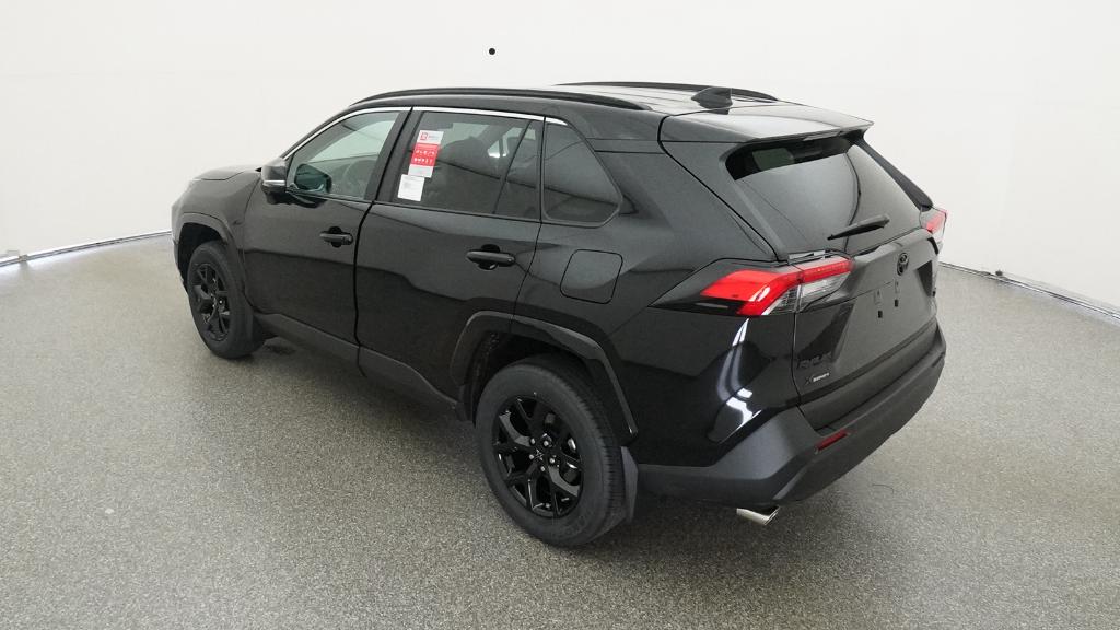 2025 Toyota RAV4 XLE photo 9