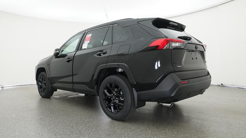 2025 Toyota RAV4 XLE photo 10