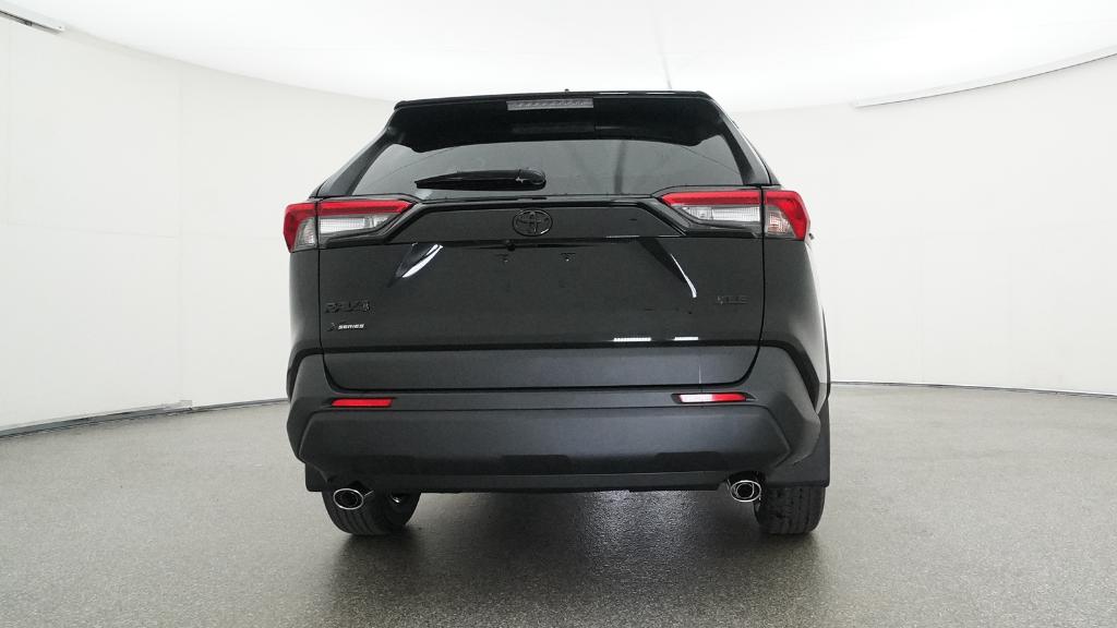 2025 Toyota RAV4 XLE photo 13