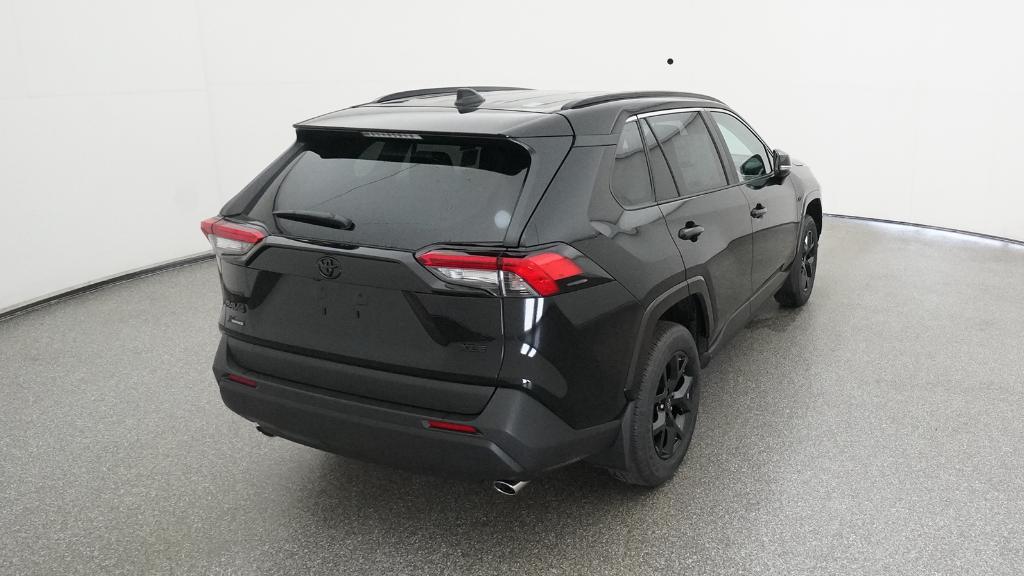 2025 Toyota RAV4 XLE photo 15
