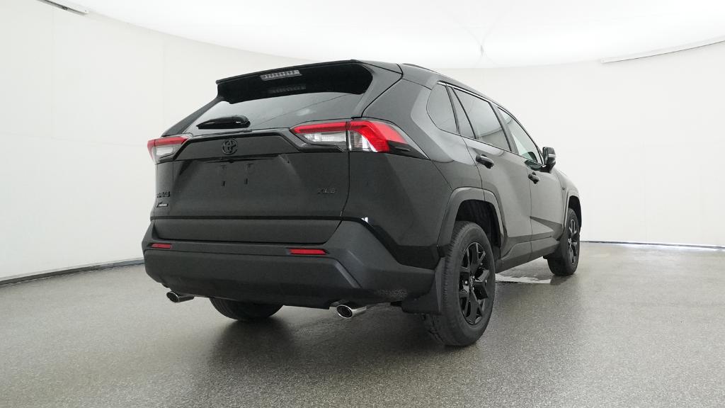 2025 Toyota RAV4 XLE photo 16