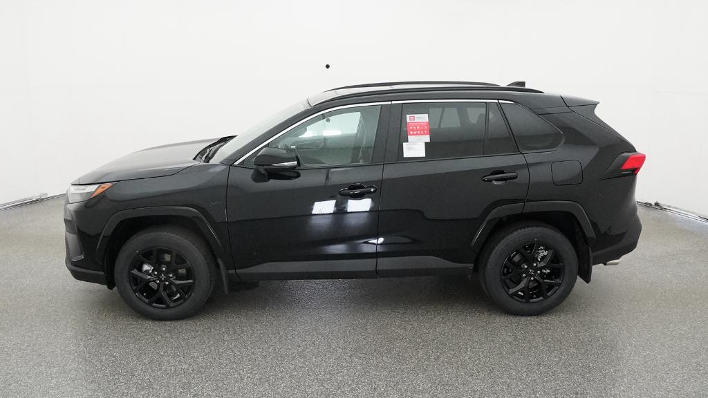 2025 Toyota RAV4 XLE photo 5