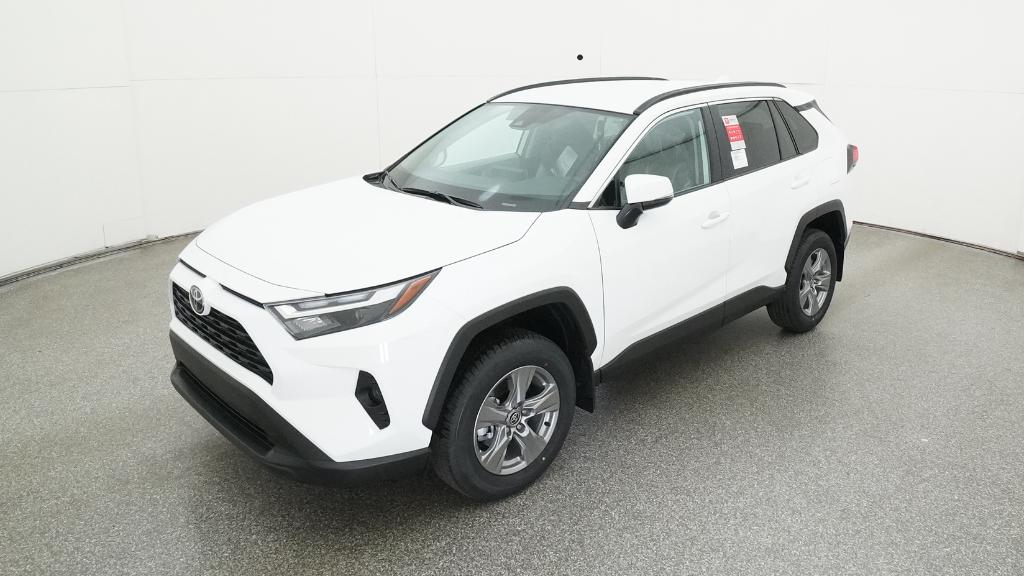 2025 Toyota RAV4 XLE's photo