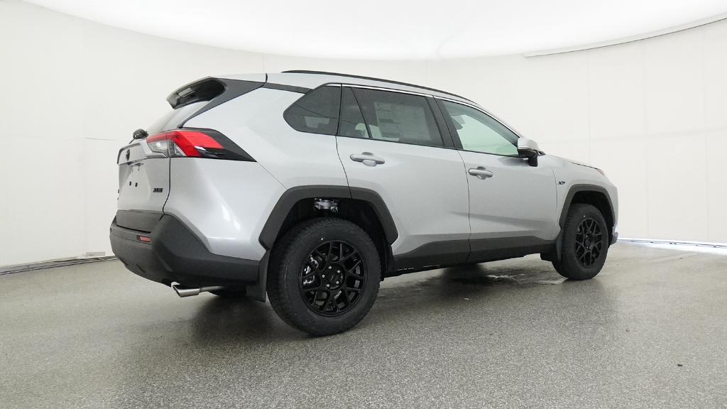 2025 Toyota RAV4 XLE photo 15