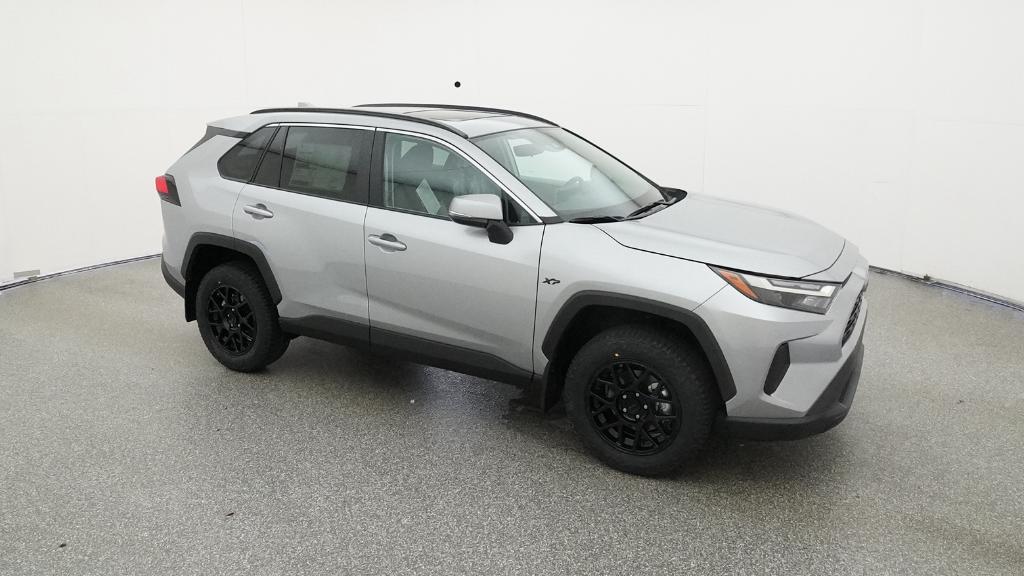 2025 Toyota RAV4 XLE photo 21