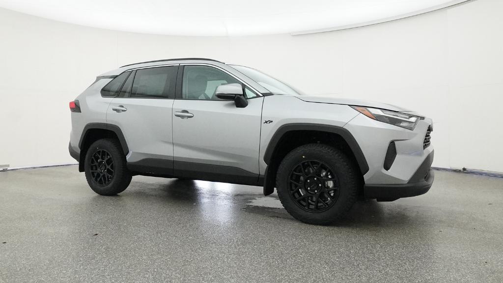 2025 Toyota RAV4 XLE photo 22