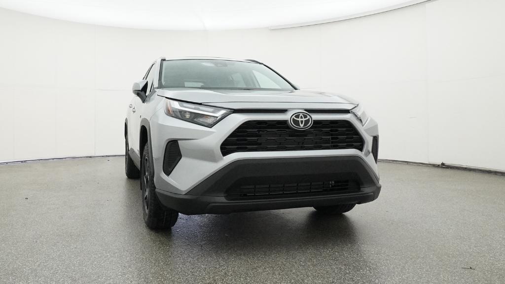 2025 Toyota RAV4 XLE photo 25