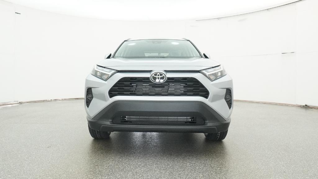 2025 Toyota RAV4 XLE photo 2