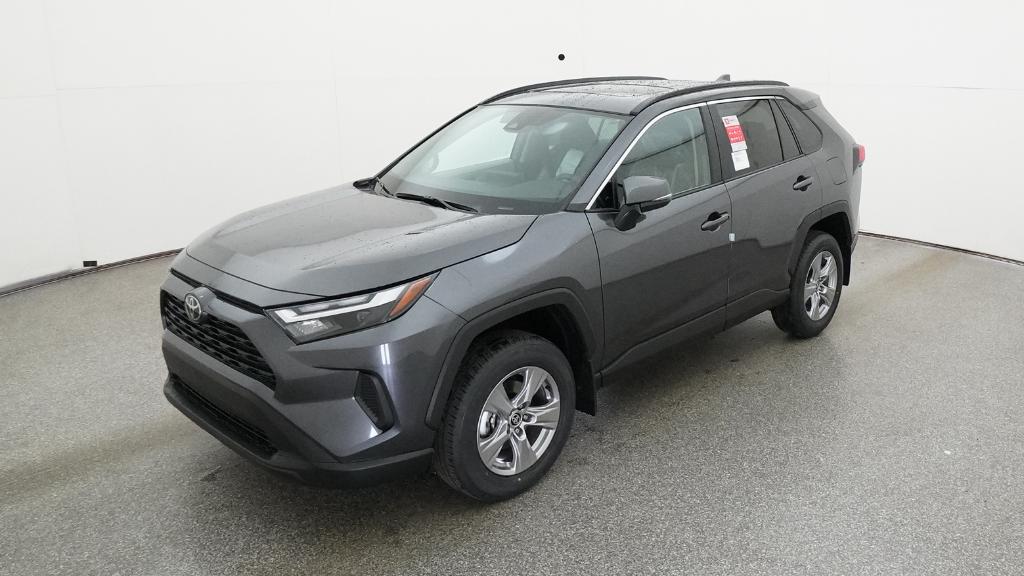 2025 Toyota RAV4 XLE's photo