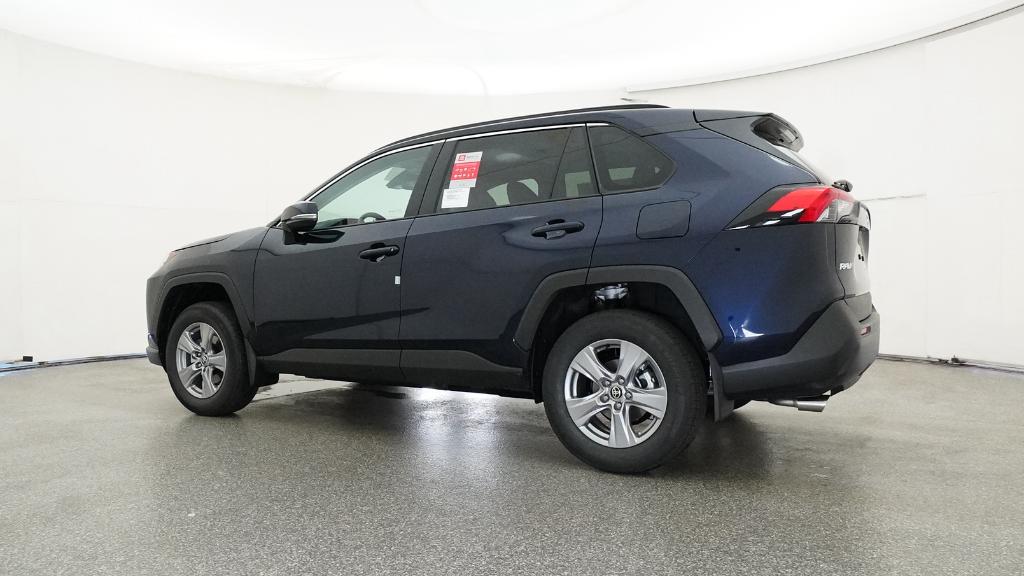 2025 Toyota RAV4 XLE photo 11
