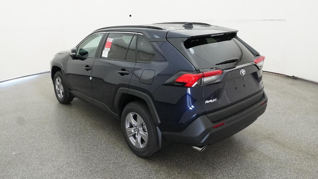 2025 Toyota RAV4 XLE photo 12