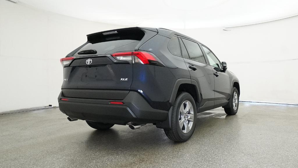 2025 Toyota RAV4 XLE photo 19