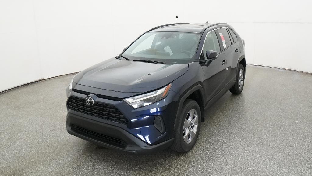 2025 Toyota RAV4 XLE photo 4