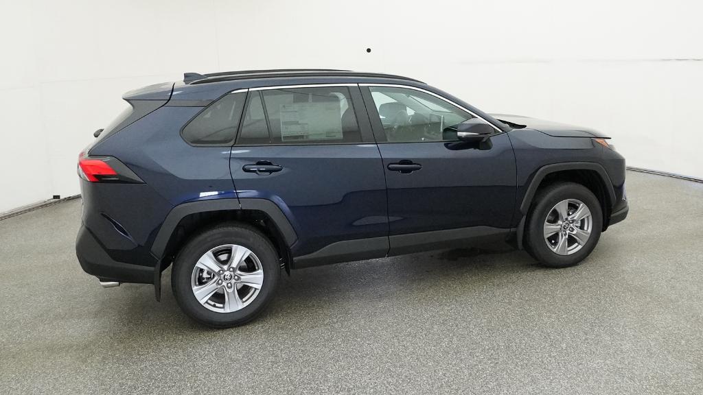 2025 Toyota RAV4 XLE photo 23