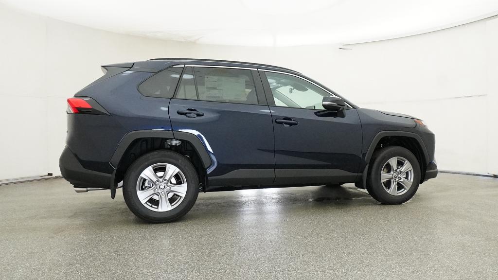 2025 Toyota RAV4 XLE photo 22