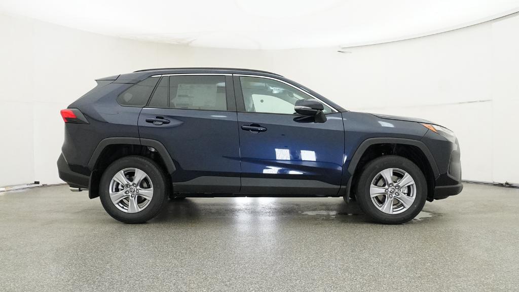 2025 Toyota RAV4 XLE photo 25