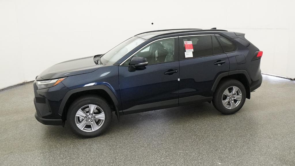 2025 Toyota RAV4 XLE photo 6