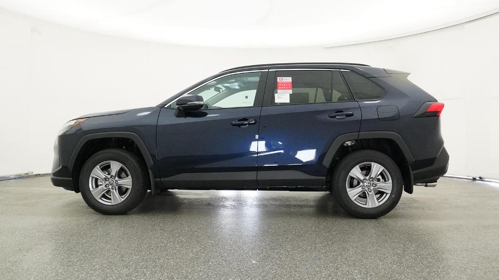 2025 Toyota RAV4 XLE photo 9