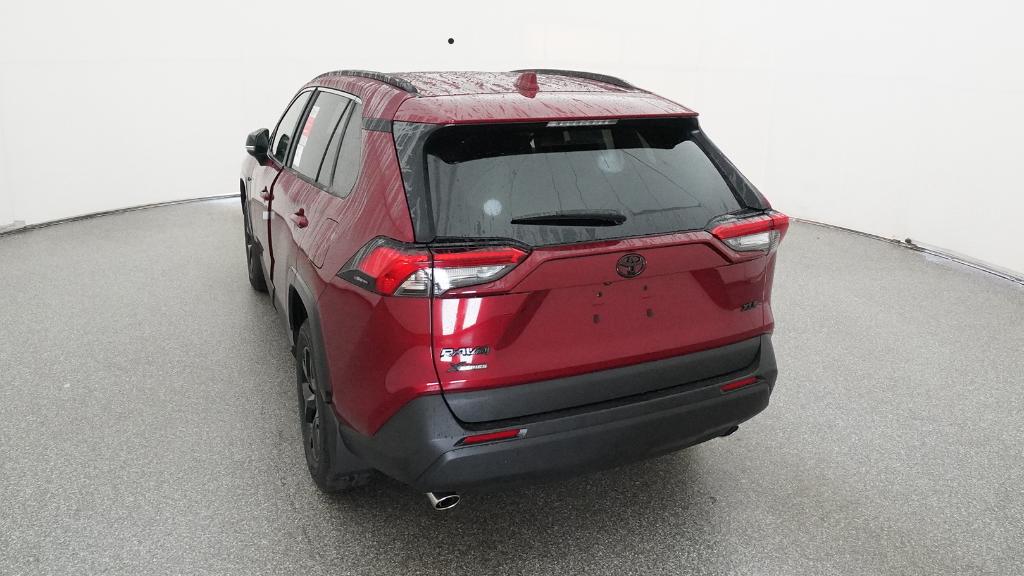 2025 Toyota RAV4 XLE photo 16