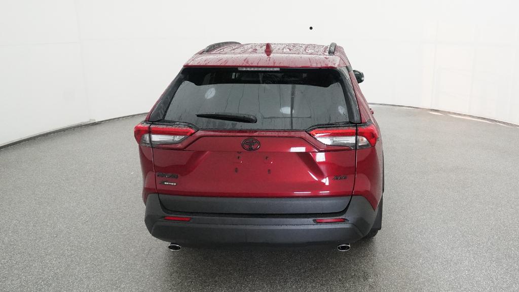 2025 Toyota RAV4 XLE photo 18