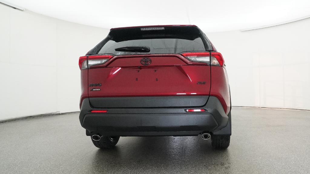 2025 Toyota RAV4 XLE photo 17