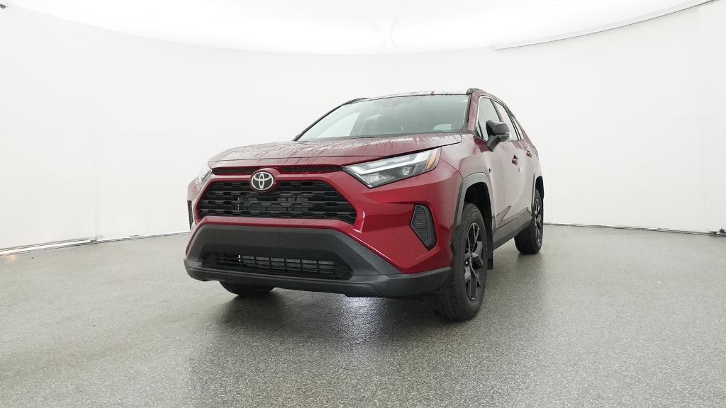 2025 Toyota RAV4 XLE photo 4
