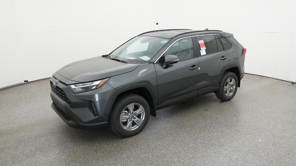 2025 Toyota RAV4 XLE's photo