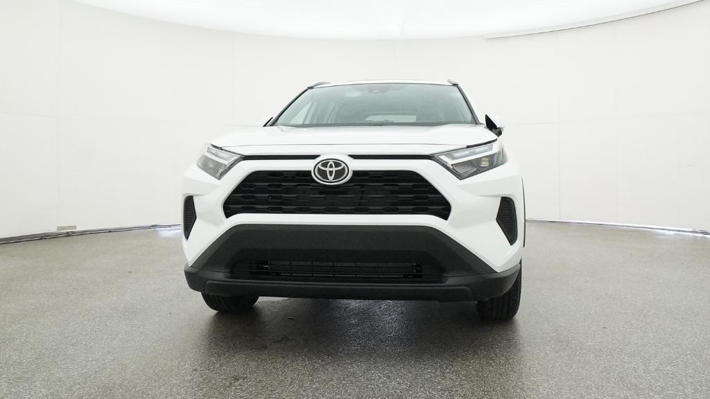 2025 Toyota RAV4 XLE photo 2